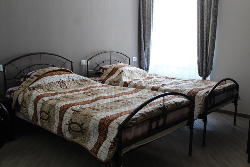 Guest House On Gia Abesadze Street Tbilisi Exterior photo
